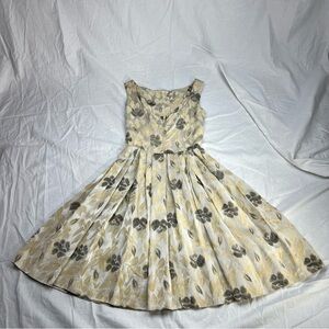 Vintage 50s Suzy Perette Day Dress Gold Cream Floral Pattern Brocade Size S/M